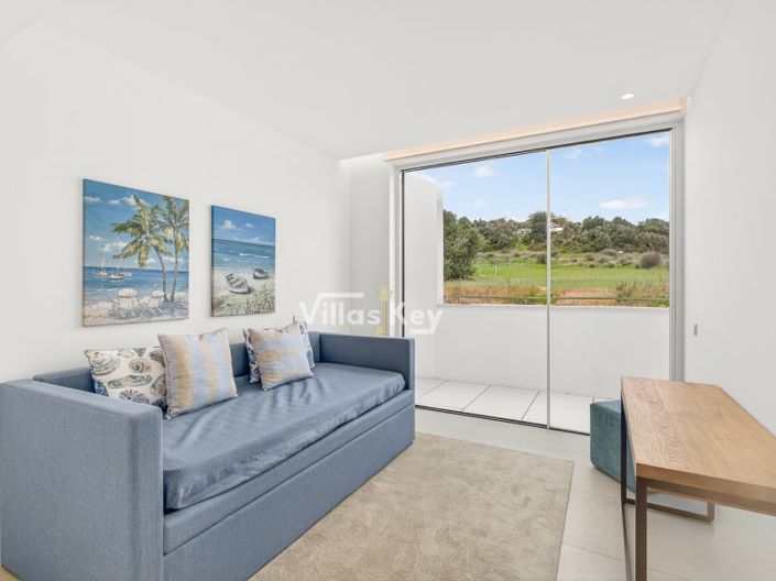 Image No.17-3 Bed House for sale