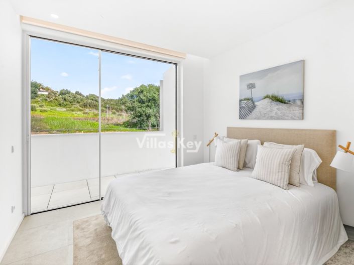 Image No.19-3 Bed House for sale