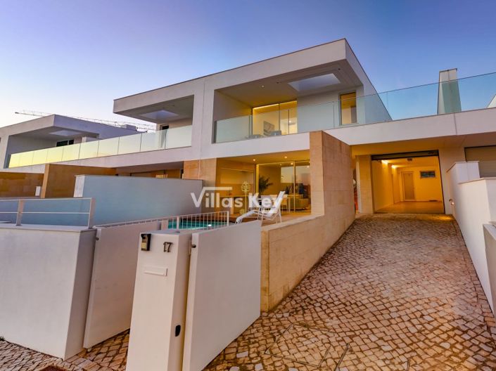 Image No.22-3 Bed House for sale