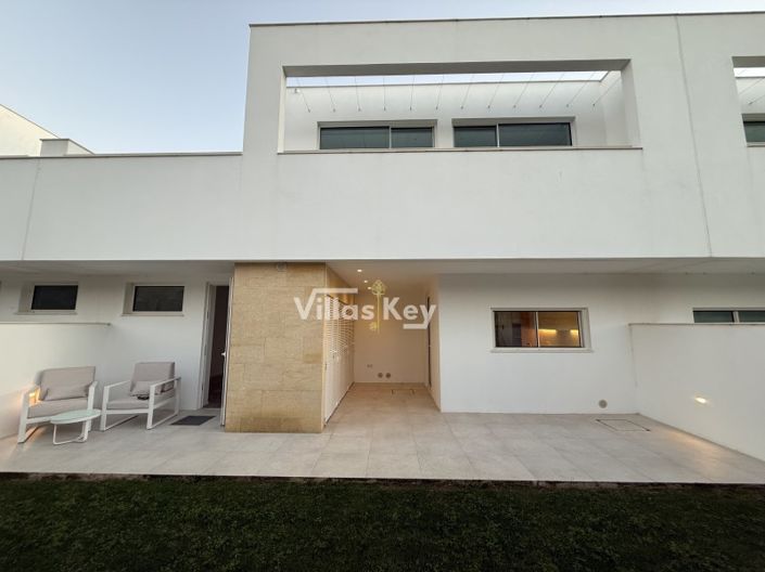 Image No.25-3 Bed House for sale