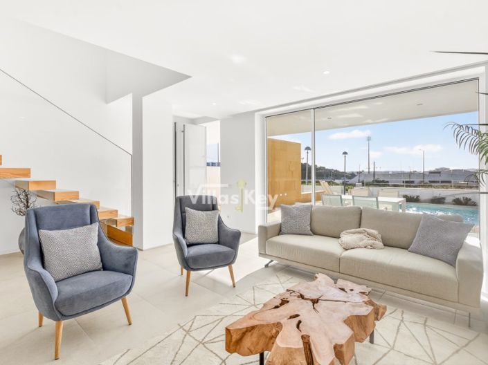 Image No.4-3 Bed House for sale