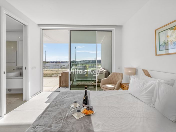 Image No.18-3 Bed House for sale