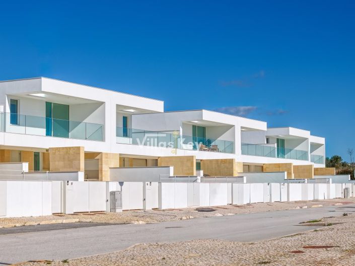 Image No.2-3 Bed House for sale