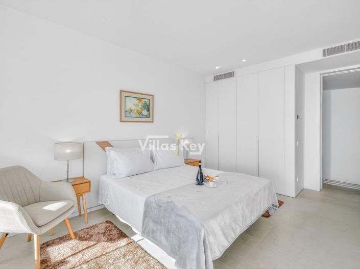 Image No.23-3 Bed House for sale