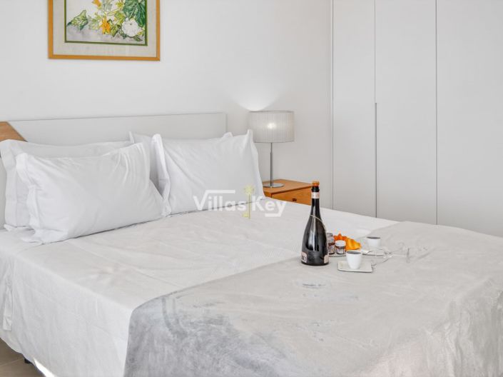 Image No.24-3 Bed House for sale