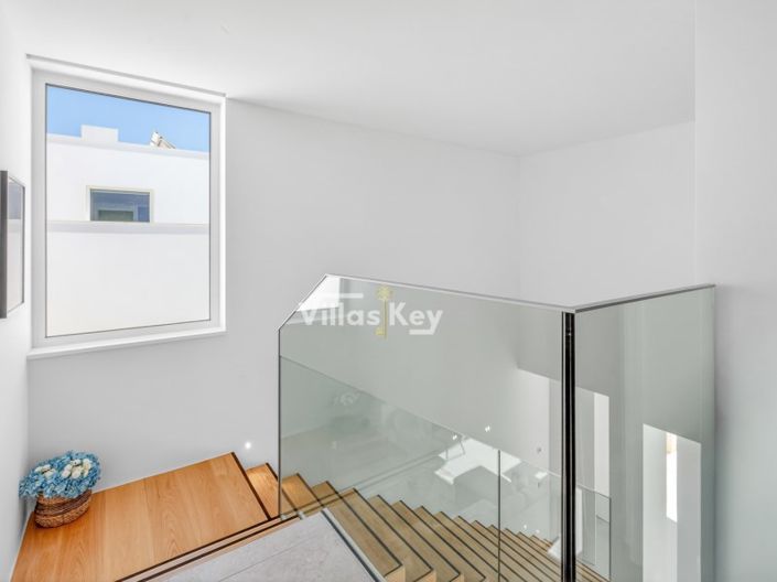 Image No.26-3 Bed House for sale