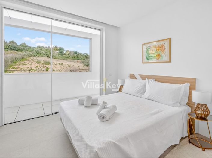 Image No.28-3 Bed House for sale