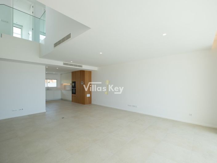 Image No.13-3 Bed House for sale