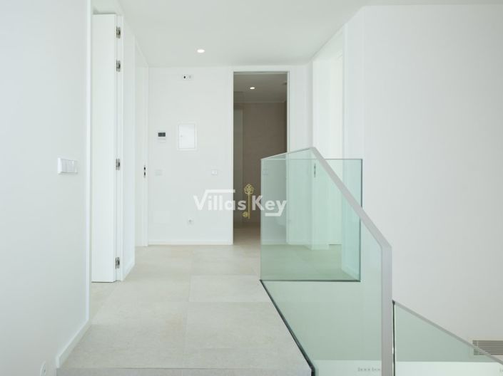 Image No.17-3 Bed House for sale