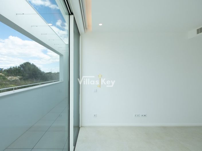 Image No.20-3 Bed House for sale