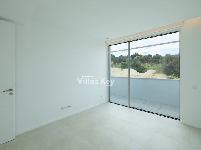 Image No.24-3 Bed House for sale