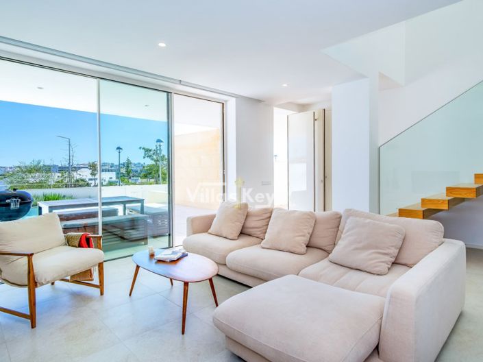 Image No.11-3 Bed House for sale