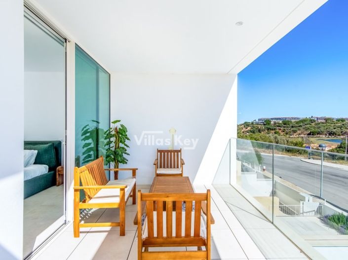 Image No.18-3 Bed House for sale