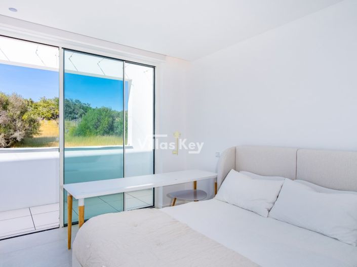 Image No.19-3 Bed House for sale