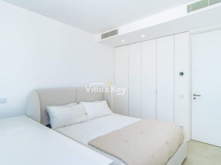 Image No.20-3 Bed House for sale