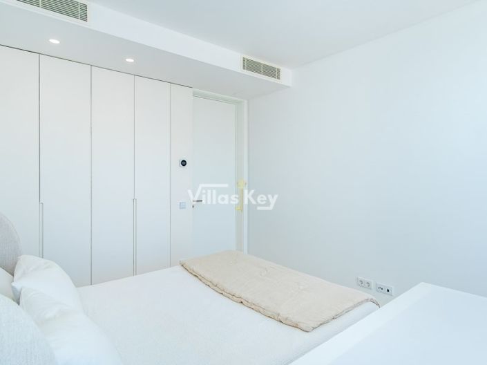 Image No.22-3 Bed House for sale