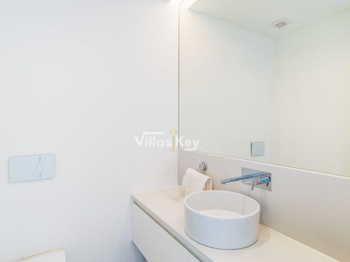 Image No.26-3 Bed House for sale