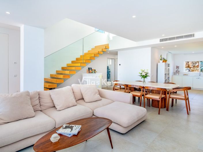 Image No.4-3 Bed House for sale