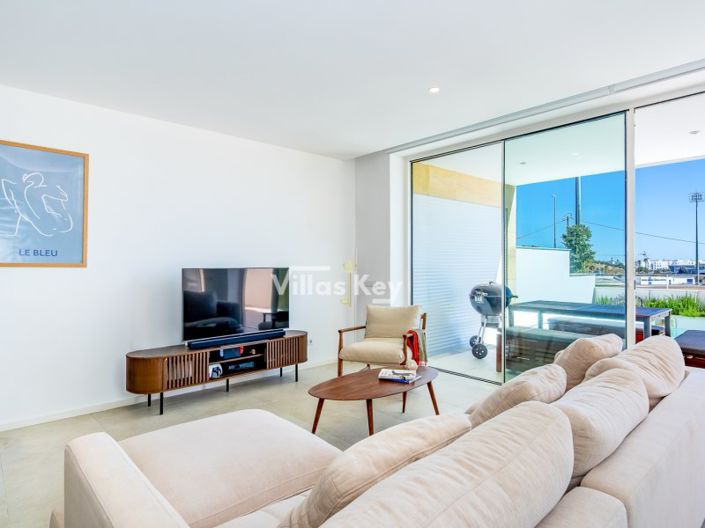 Image No.6-3 Bed House for sale