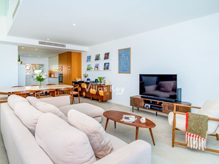 Image No.8-3 Bed House for sale