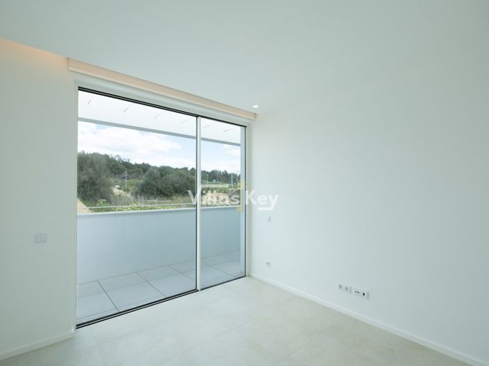 Image No.17-3 Bed House for sale