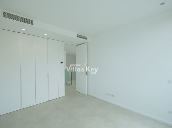 Image No.22-3 Bed House for sale