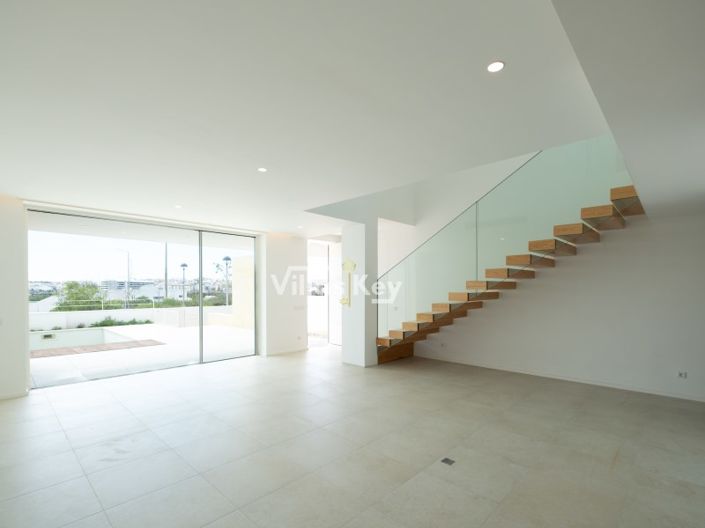 Image No.9-3 Bed House for sale