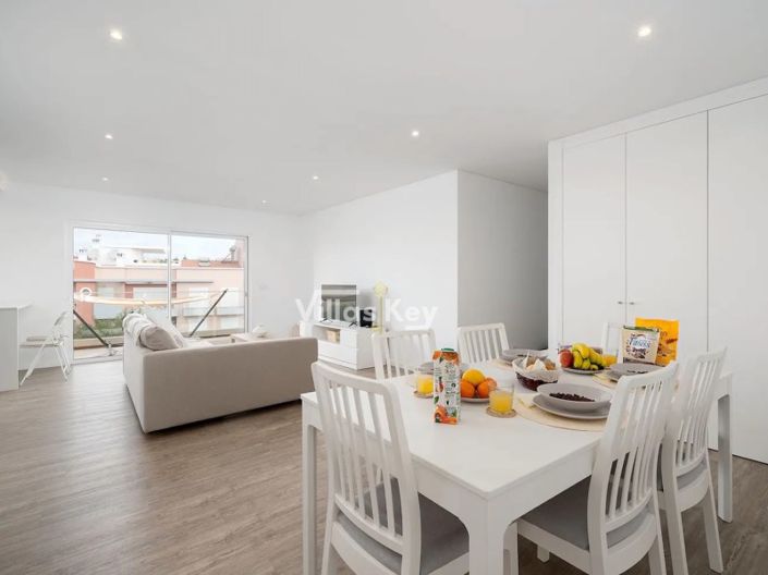 Image No.8-3 Bed Apartment for sale
