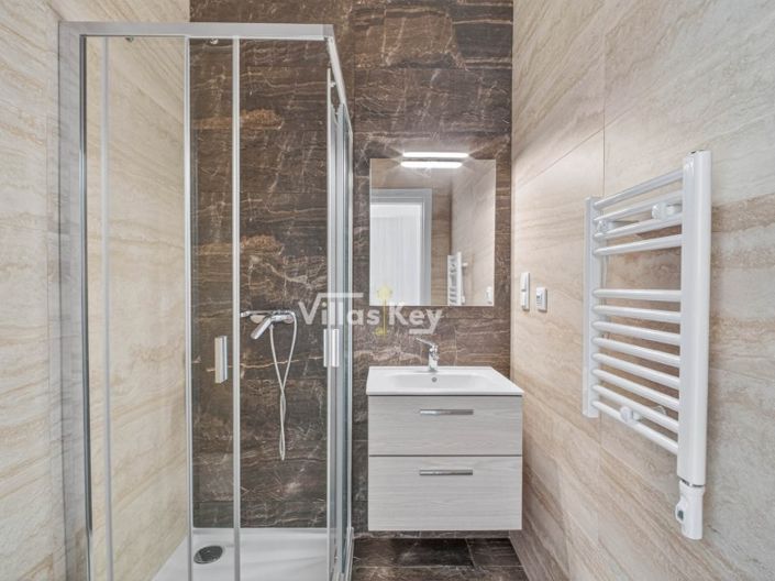 Image No.12-4 Bed Apartment for sale