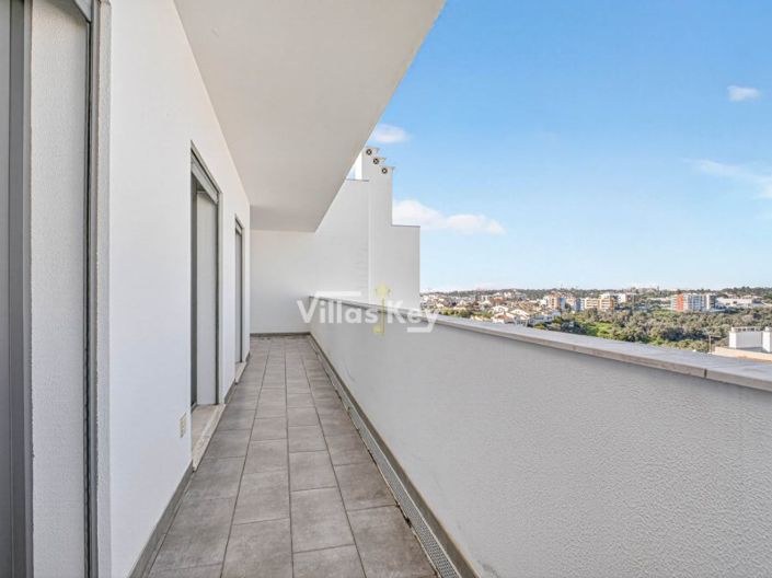 Image No.17-4 Bed Apartment for sale