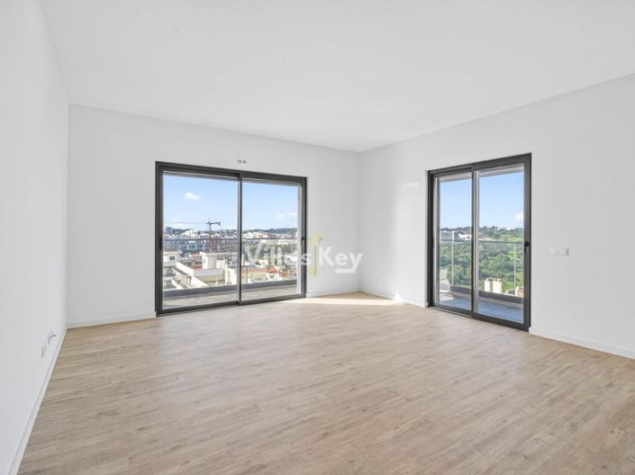 Image No.2-4 Bed Apartment for sale