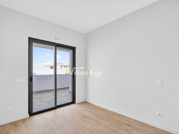 Image No.6-4 Bed Apartment for sale