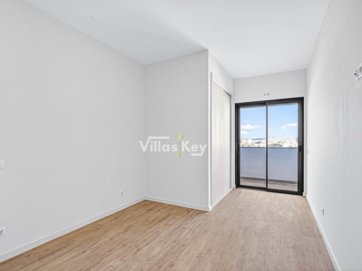 Image No.9-4 Bed Apartment for sale