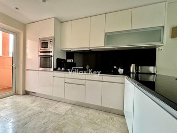 id374ec201-0000-0500-0000-000018932228