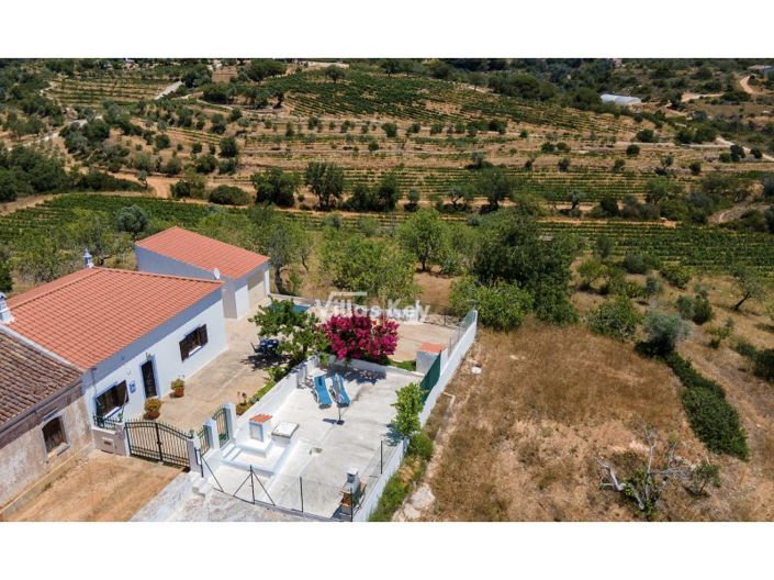 Image No.9-19 Bed Farmhouse for sale