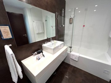 ide7b7c201-0000-0500-0000-0000189a4f53