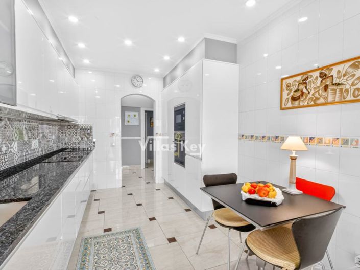 Image No.11-2 Bed Apartment for sale