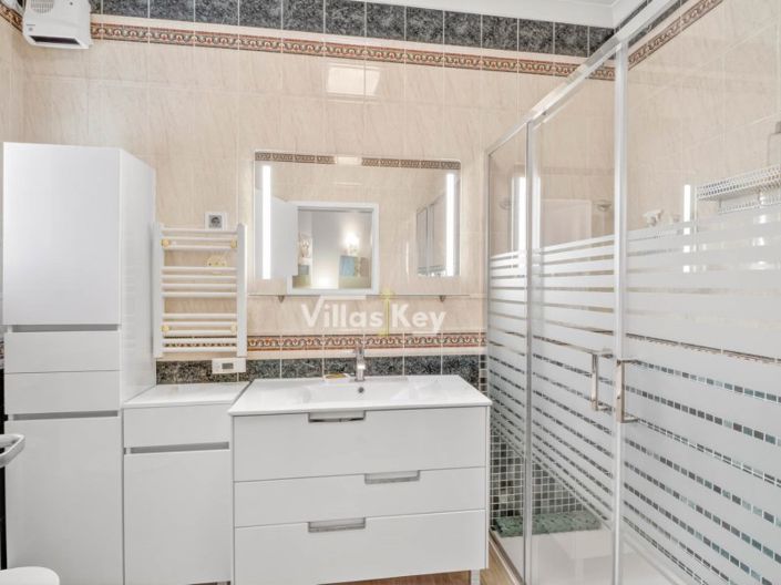 Image No.17-2 Bed Apartment for sale