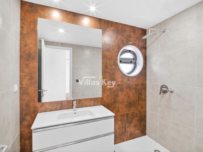 Image No.12-2 Bed Apartment for sale