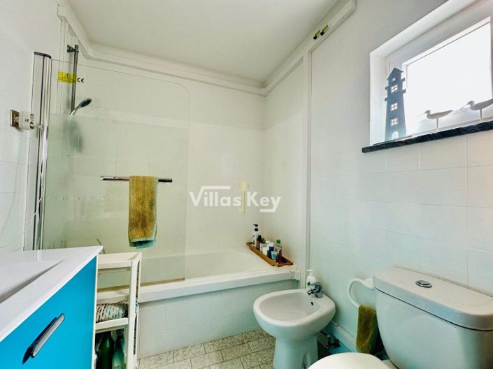 Image No.11-3 Bed House for sale