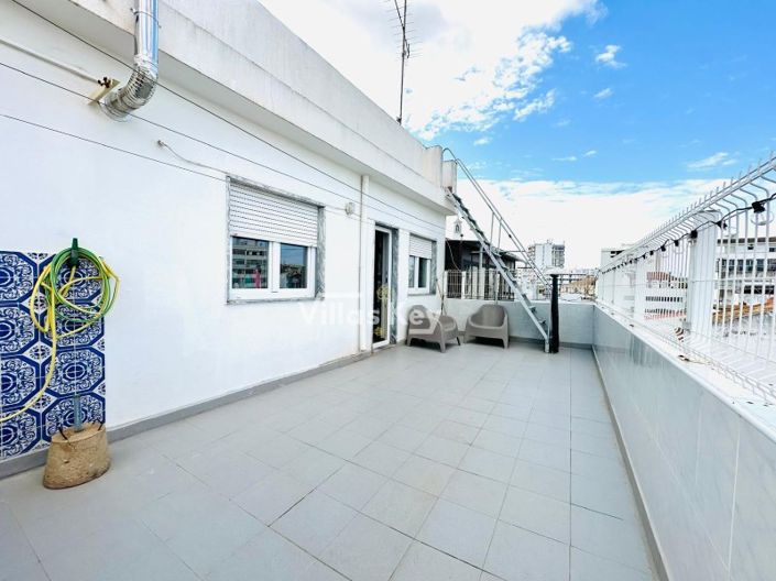 Image No.17-3 Bed House for sale