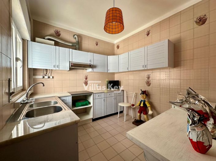 Image No.18-3 Bed House for sale