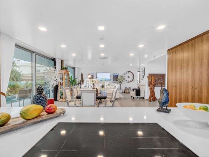 Image No.12-4 Bed House for sale