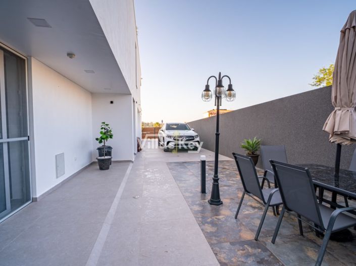 Image No.15-4 Bed House for sale