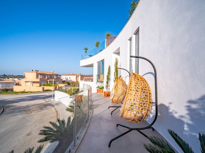 Image No.17-4 Bed House for sale