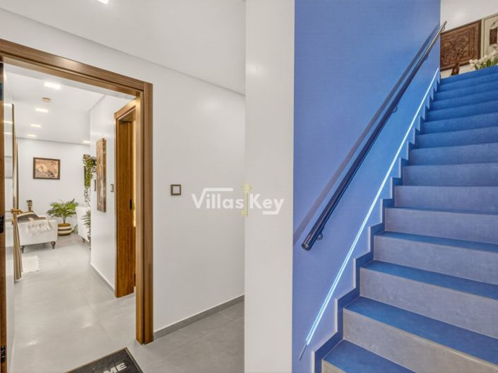 Image No.22-4 Bed House for sale