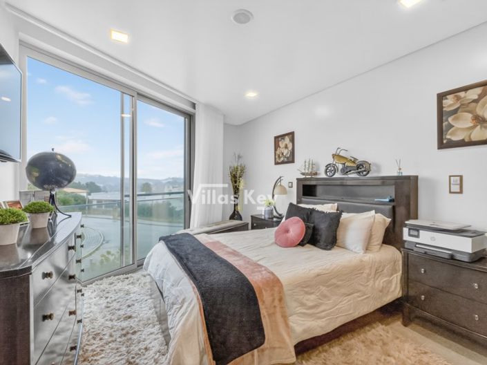 Image No.28-4 Bed House for sale