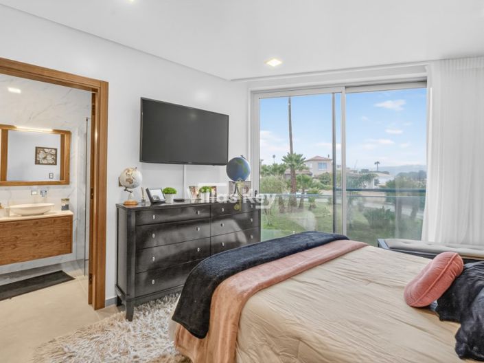 Image No.29-4 Bed House for sale