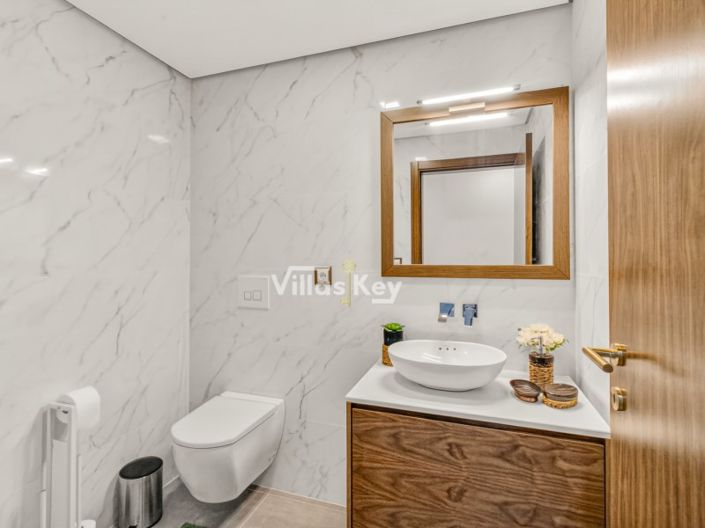 Image No.32-4 Bed House for sale