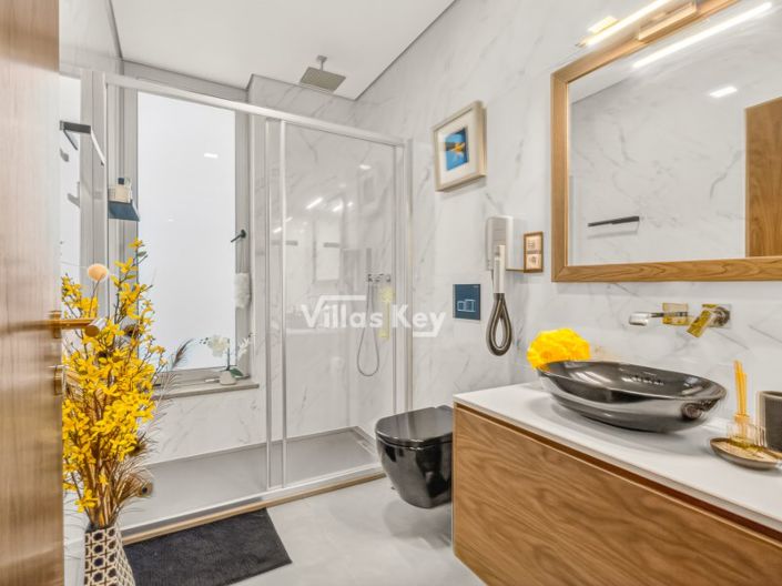 Image No.34-4 Bed House for sale